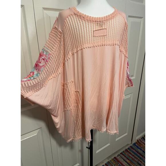 POL Pink and Floral V Neck Top - Picture 2 of 3